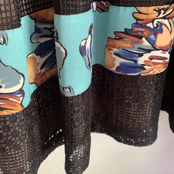 BCBGMAXAZRIA Cecile Floral Blocked Dress with lace - Picture 6 of 12